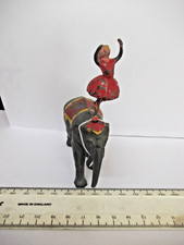 BRITAINS LEAD CIRCUS IN GOOD CONDITION-NOTE SMALL LOSS OF TRUNK - LOT 1