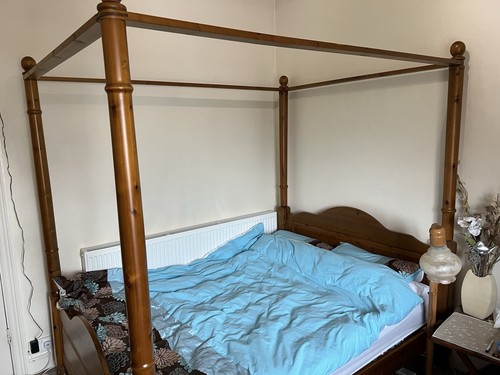 Four poster king - size, and