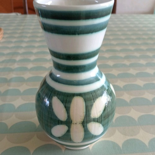 Cinque ports pottery rye vase - cinque,