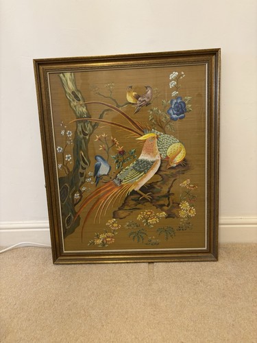 Large signed silk embroidery - signed,