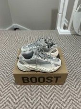 Adidas Yeezy Boost 700 V2