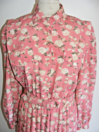 Vintage 1940s style tea dress