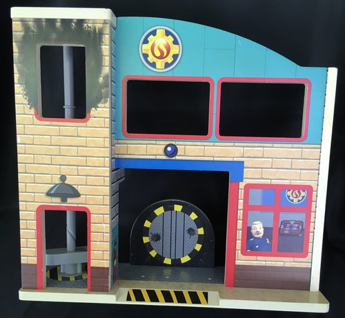 Fireman sam fire station - fireman,