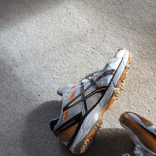 Asicis gel strike cricket - gel,