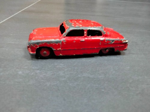 Dinky toys 170 ford - toys,