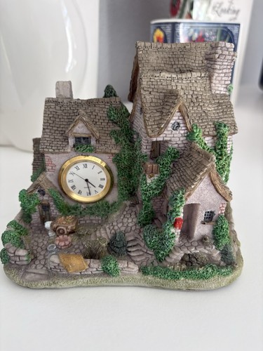 Resin cottage clock - cottage, ornament