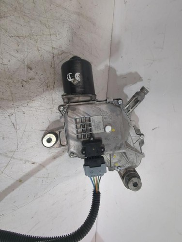 53630347 front windscreen