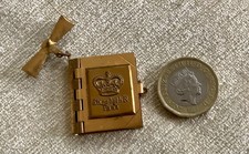 Souvenir Queen Elizabeth 11