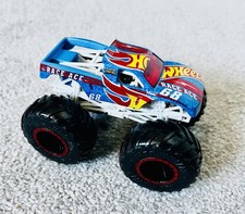 Hot Wheels Monster Trucks Race
