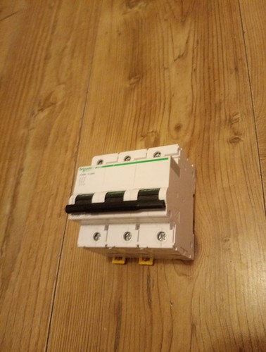 Schneider a9n18367 c120h 100 - a9n18367,