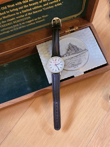 Mondaine watch swiss - mondaine,