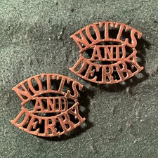 2 x Notts and Derby Regiment Sherwood Foresters Shoulder Title Badge brass. Ab81