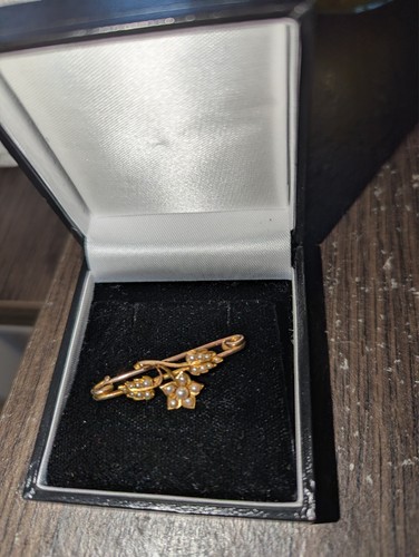 Carot gold victorian brooch - gold,