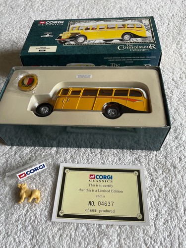 Corgi bedford bus model - bedford,