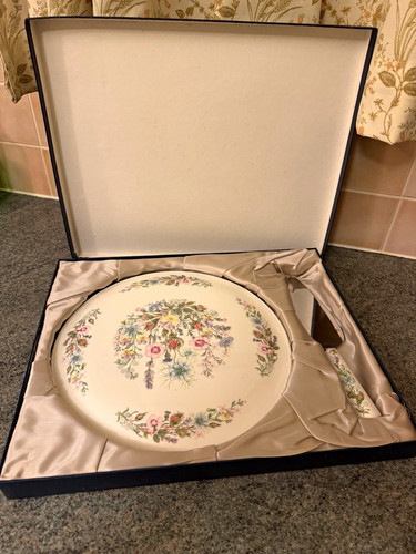 Aynsley floral ceramic - aynsley,
