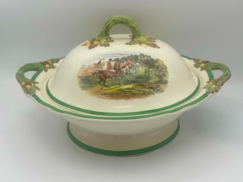 Spode the hunt round - -, lidded