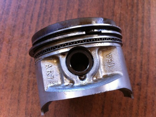 Pistons with piston rings - , and