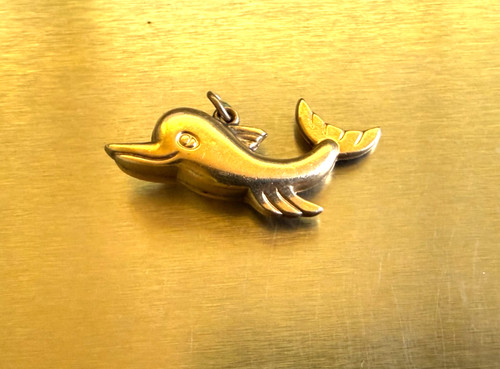 Gold preowned dolphin - 9, ct