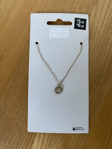 Gold daisy necklace costume - daisy,