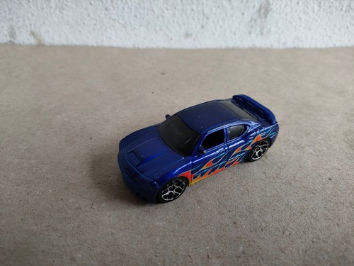 Hot wheels dodge charger srt8 - hot,