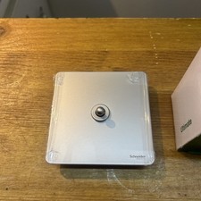 1no Schneider Pearl Nickel