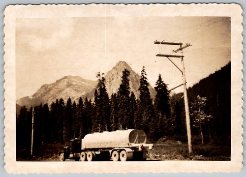 Vtg snapshot tanker - b&w,