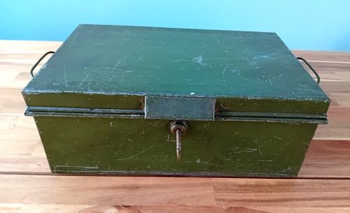 Large vintage green metal - vintage,