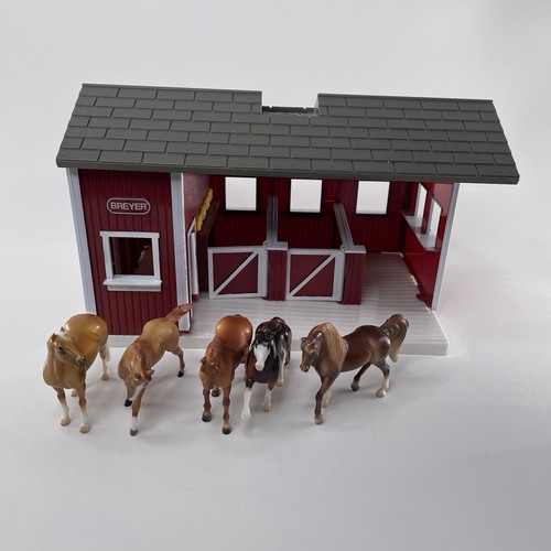Breyer stablemates farm red - breyer,