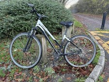 “Reliable Hybrid Ridgeback Pulse Bike with Front Suspension, Lightweight Frame, 
