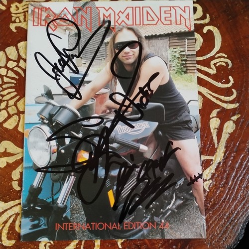 Autographed iron maiden - -iron,
