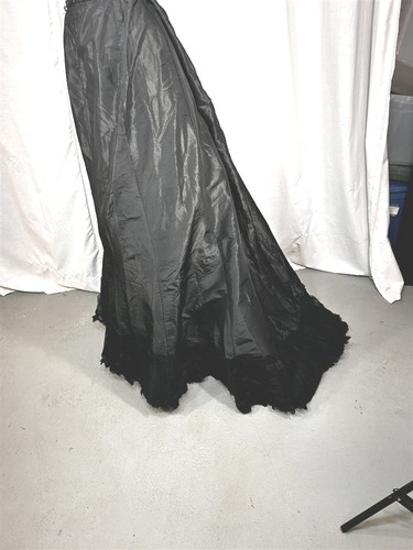 Antique skirt train 1880 - w/train,