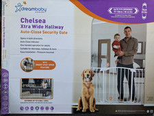 Dreambaby Extra Wide Baby / Pet Gate, New Unused. Fits Openings 97-108cm.