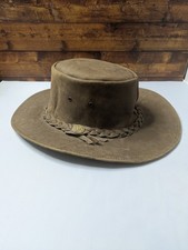 THE AUSTRALIAN BUSH HAT CO