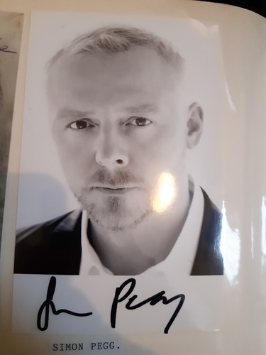Simon pegg signed photo - simon,
