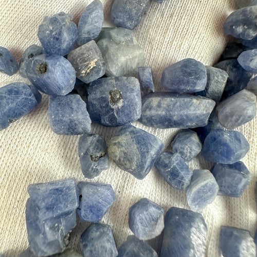 Natural raw blue - raw, sapphire