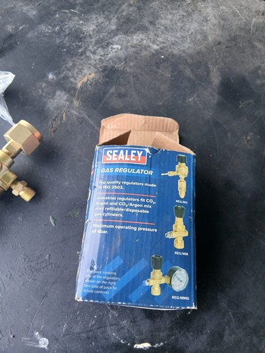 Seeley gas regulator - gas,