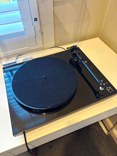 Rega planar turntable - rega, 1