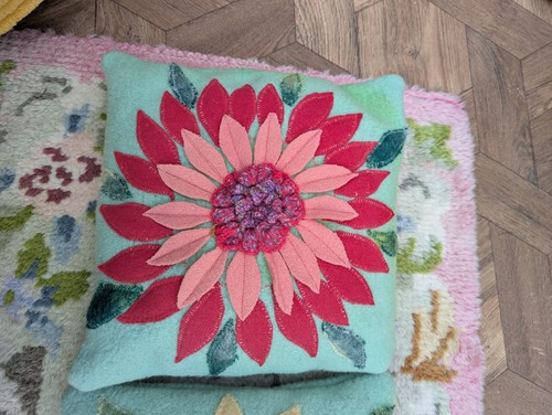 Pair cushions - of,