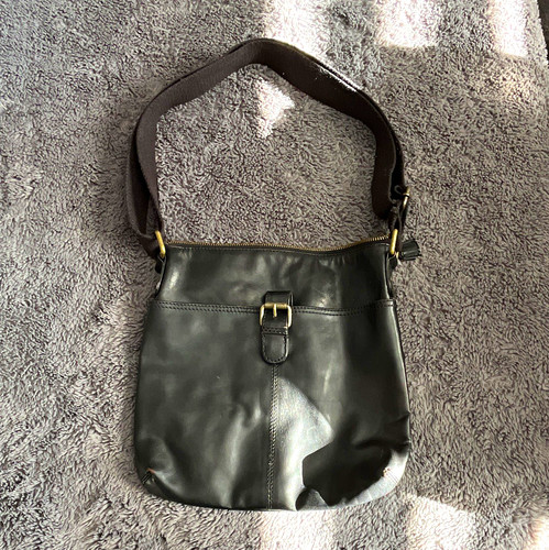 Fat face black leather cross - black,