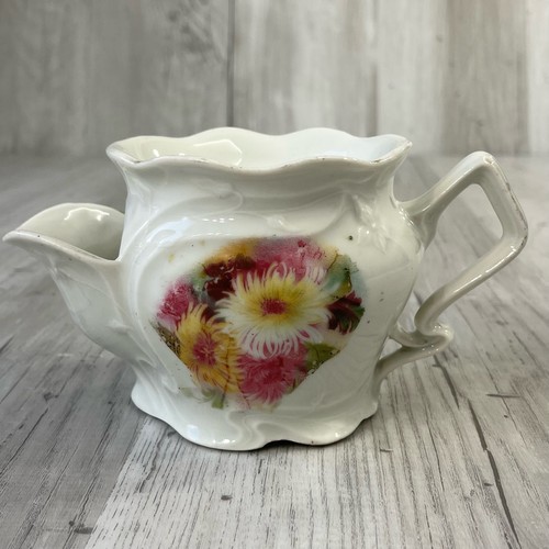 Vintage white floral bouquet - white,