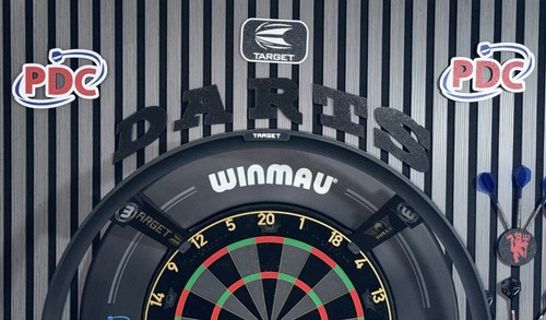 Curved darts sign letters for - curved, sign/letters