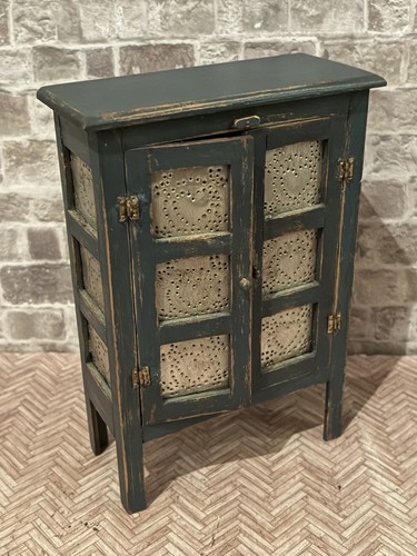 Dolls house scale - 1/12,