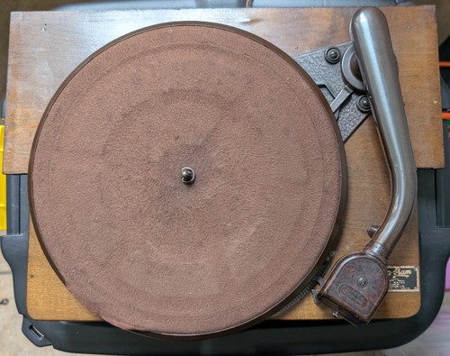 Gramophone broadcaster - gramophone, "broadcaster”