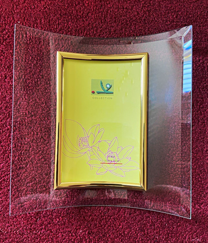 Curved clear glass photo frame - curved,