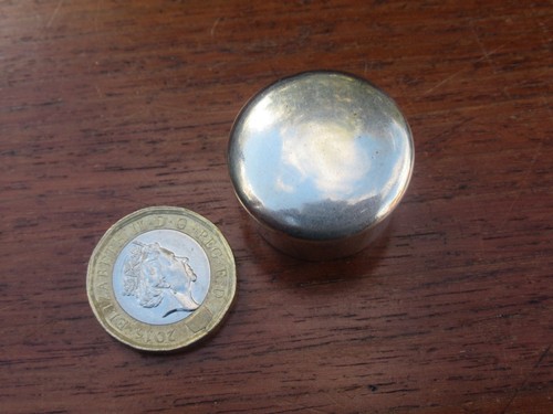 Silver circular pill - silver, box