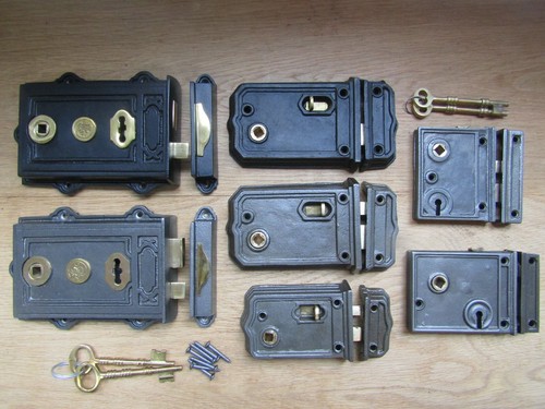 Cast iron door lock latch - cast,