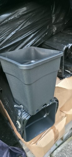 Black 11ltr square plastic - black,
