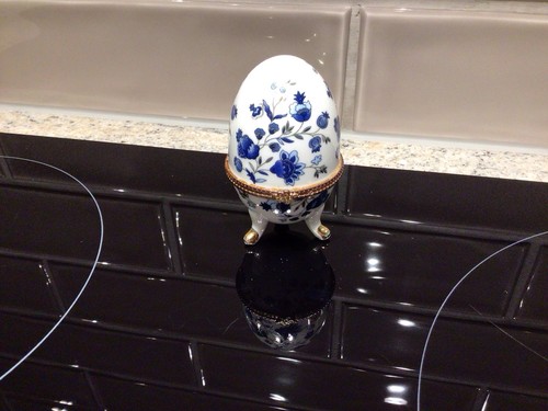 Porcelain hinged egg trinket - hinged,