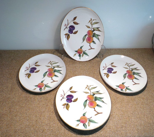 Set royal worcester - of,