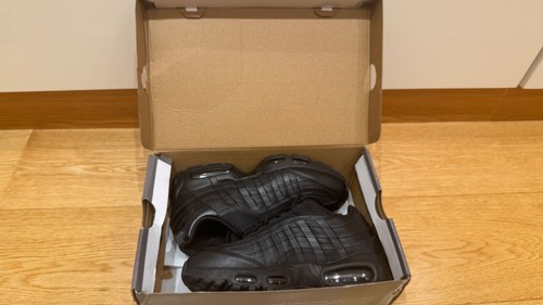 Triple black nike airmax - black,